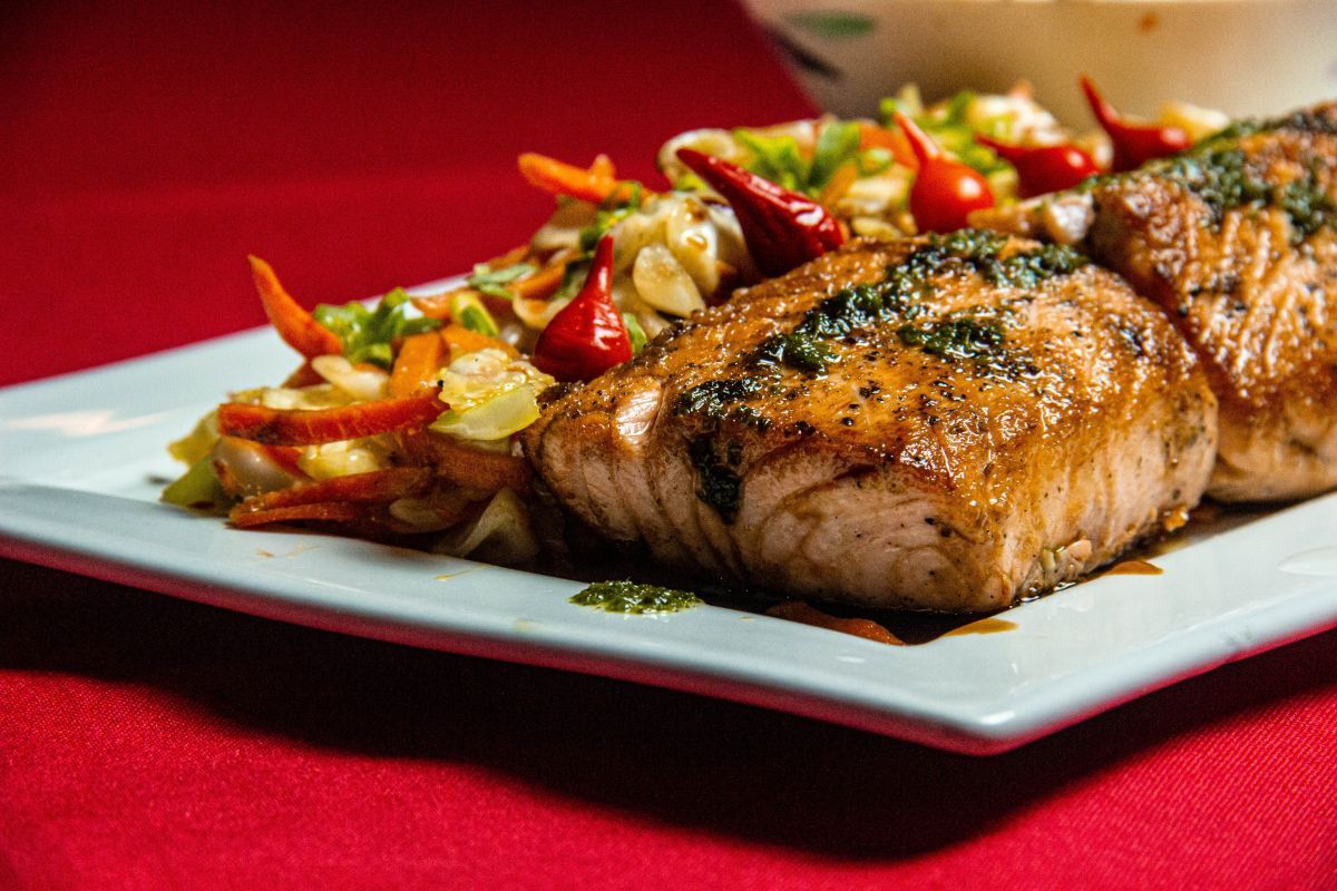 Resep Favorit Putri Diana: Salmon Panggang Sederhana yang Elegan