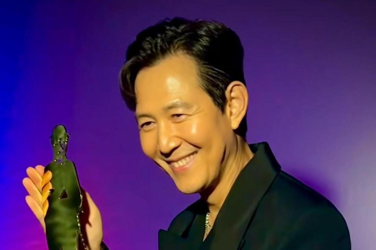 Lee Jung Jae "Squid Game" raih penghargaan Chaplin Award Asia