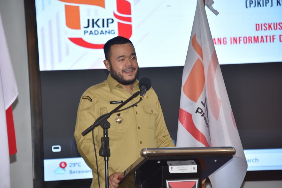 Wako Fadly Amran tegaskan komitmen Kota Padang sebagai kota yang informatif dan terbuka