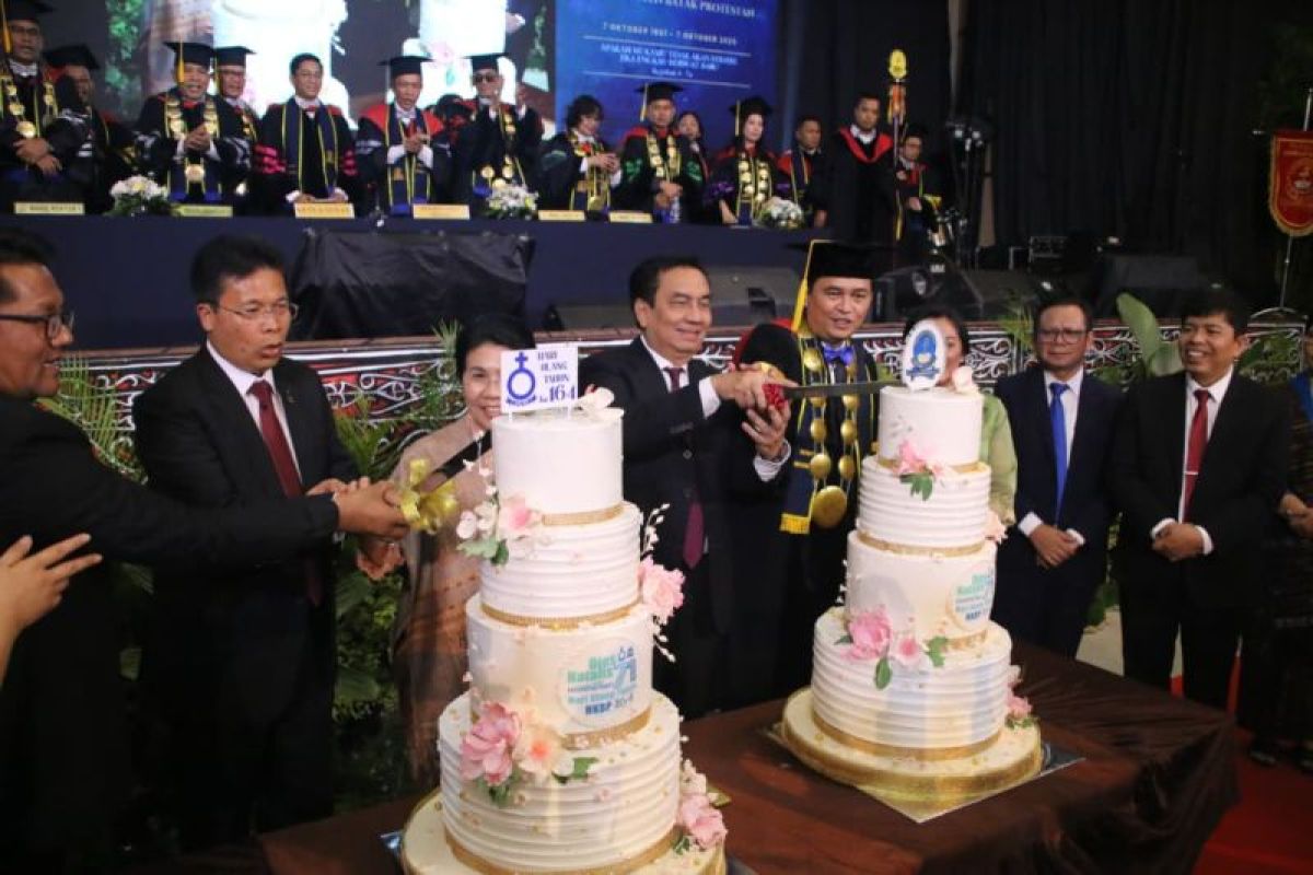 Universitas HKBP Nommensen Medan laksanakan acara puncak Dies Natalis ke-71