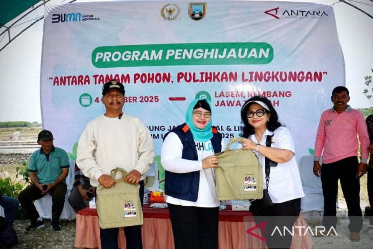 LKBN ANTARA-DPR RI tanam 500 bibit buah di Rembang
