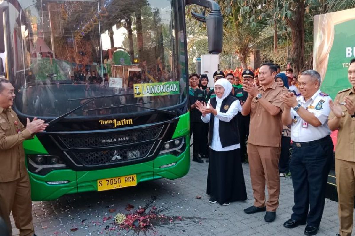 Khofifah resmikan Trans Jatim Sunan Drajat wujud pemerataan transportasi