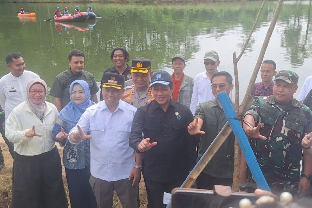 Menteri LH ajak Pemkot Depok jaga kebersihan Sungai Cipinang