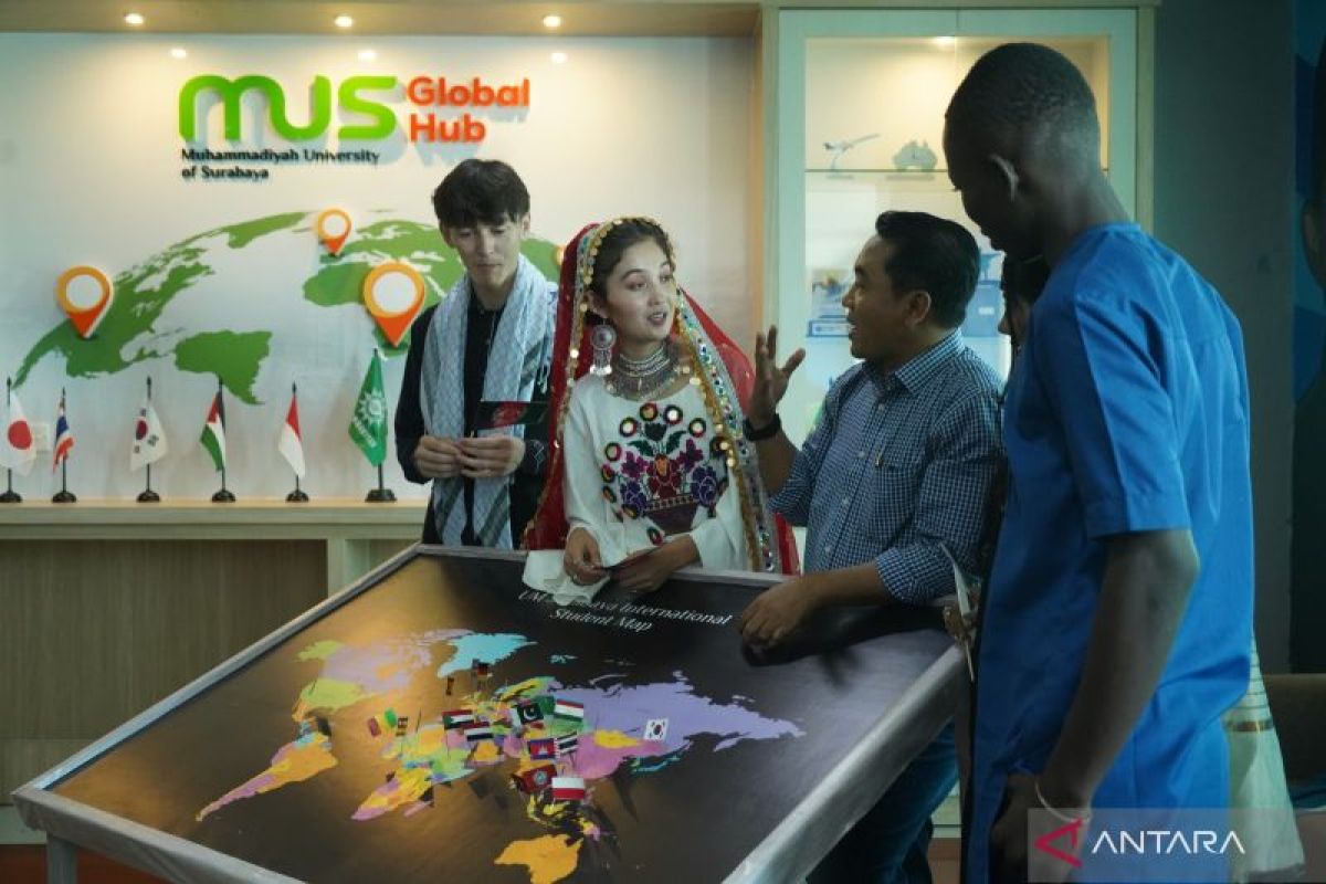 UM Surabaya resmikan Global Hub dukung pesan damai mahasiswa asing