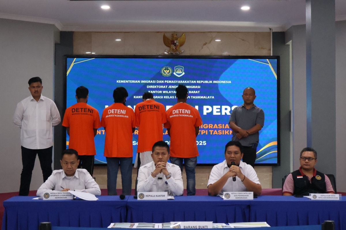Imigrasi Tasikmalaya amankan empat WNA Bangladesh karena ilegal