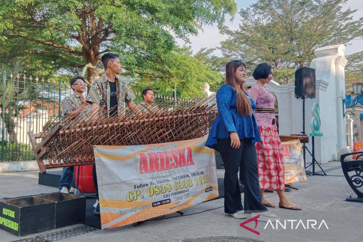 Pemkot Yogyakarta memfasilitasi 116 pengamen di 7 lokasi resmi