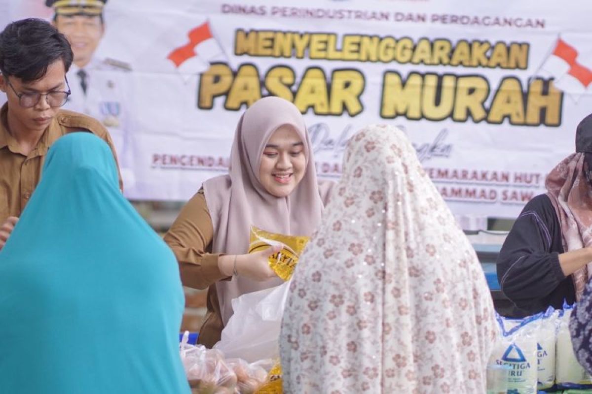 Warga Desa Murung Abuin antusias sambut pasar murah