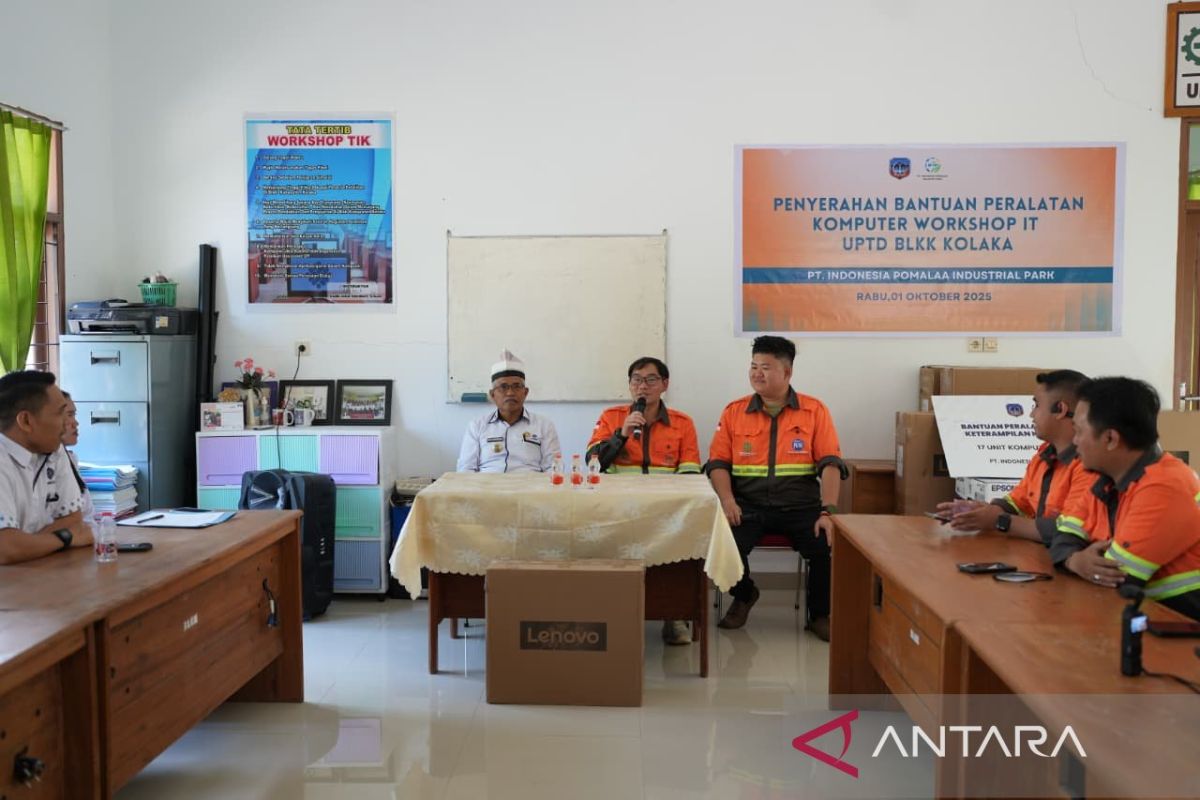 IPIP serahkan 17 komputer untuk BLKK Kolaka kembangkan SDM Lokal