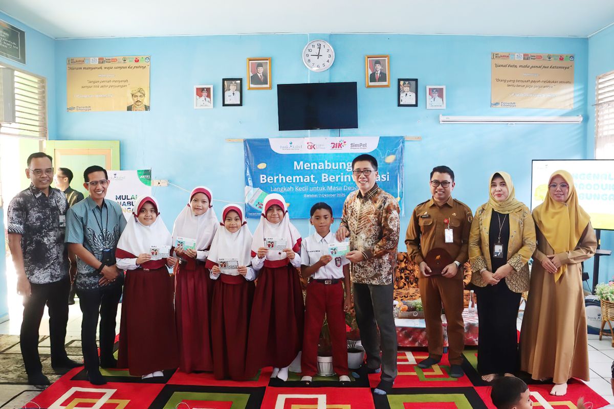 Bank Kalsel edukasi keuangan kepada siswa SDN 1 Barabai
