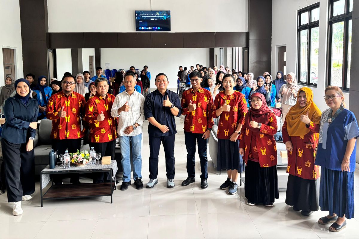 Bicara CSR, DSLNG hadir di Fakultas Ekonomi dan Bisnis Untad Palu