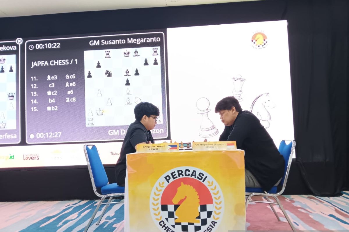 Susanto Megaranto  segel gelar Grand Master JAPFA Chess Festival