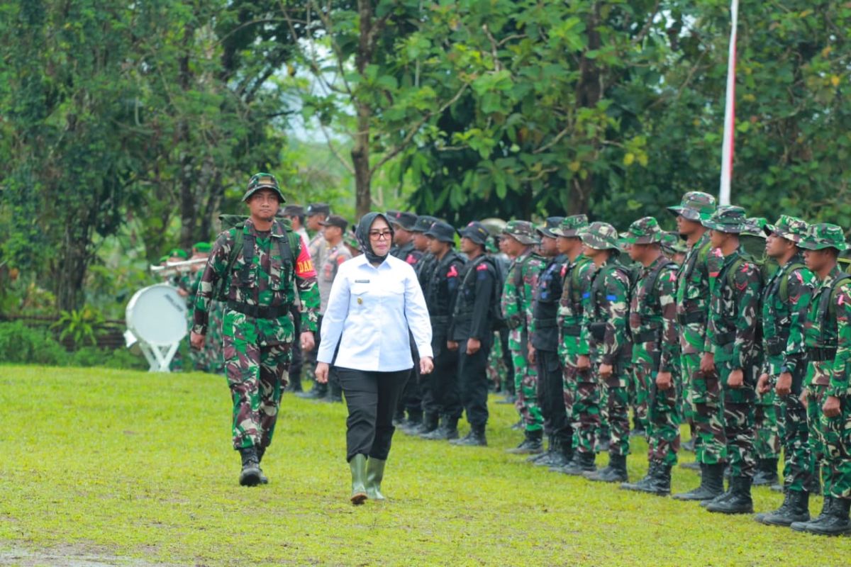 TNI-Pemkot Ambon bangun akses jalan dan rumah warga lewat TMMD