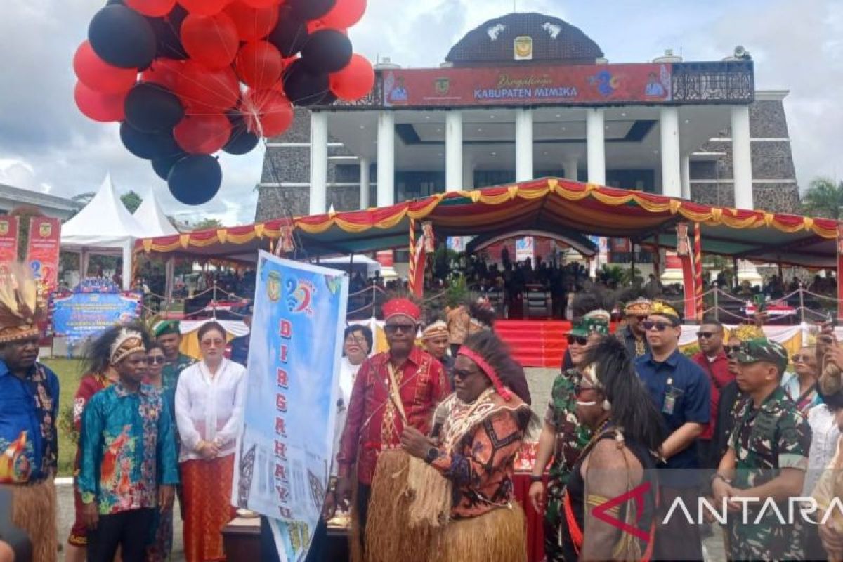 Gubernur Nawipa: Mimika jadi motor penggerak pembangunan Papua Tengah