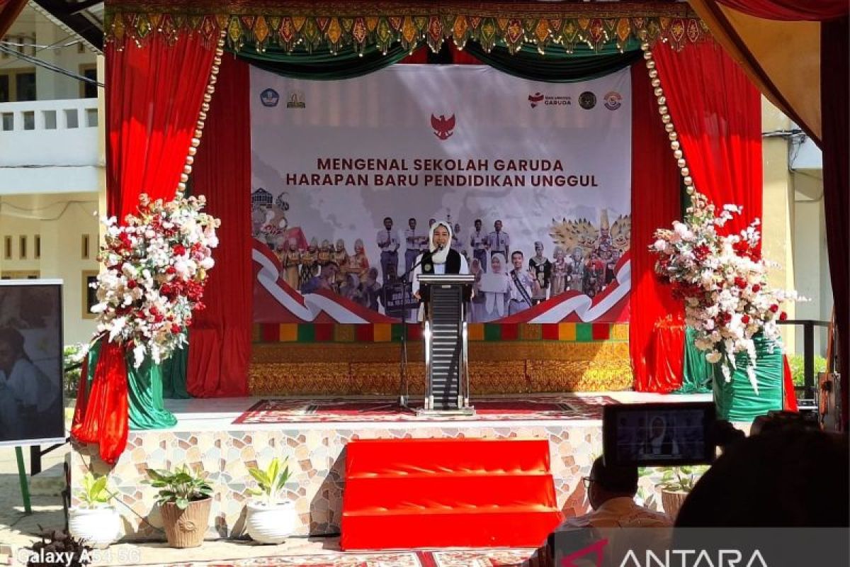 Wamen motivasi siswa SMA Garuda Transformasi Aceh