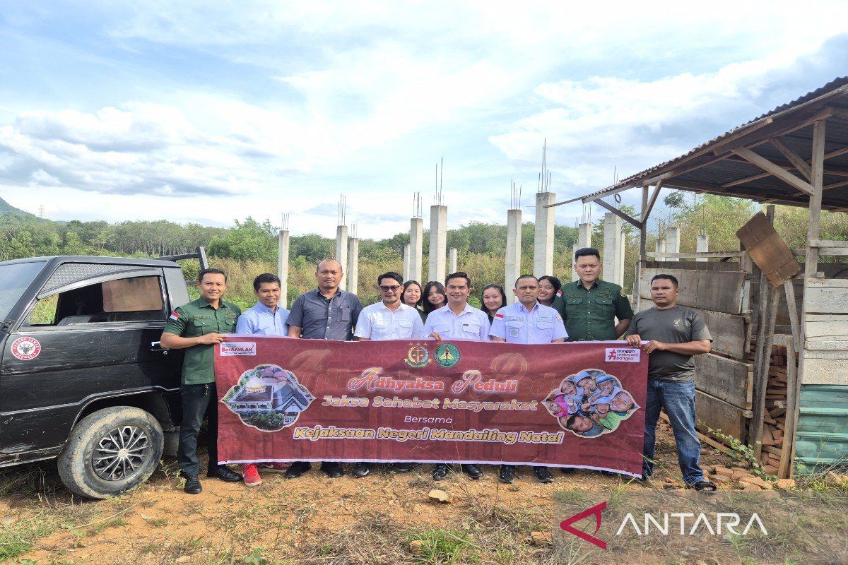Kejari Mandailing Natal bantu pembangunan Masjid Al-Ikhlas lewat program Adhyaksa Peduli