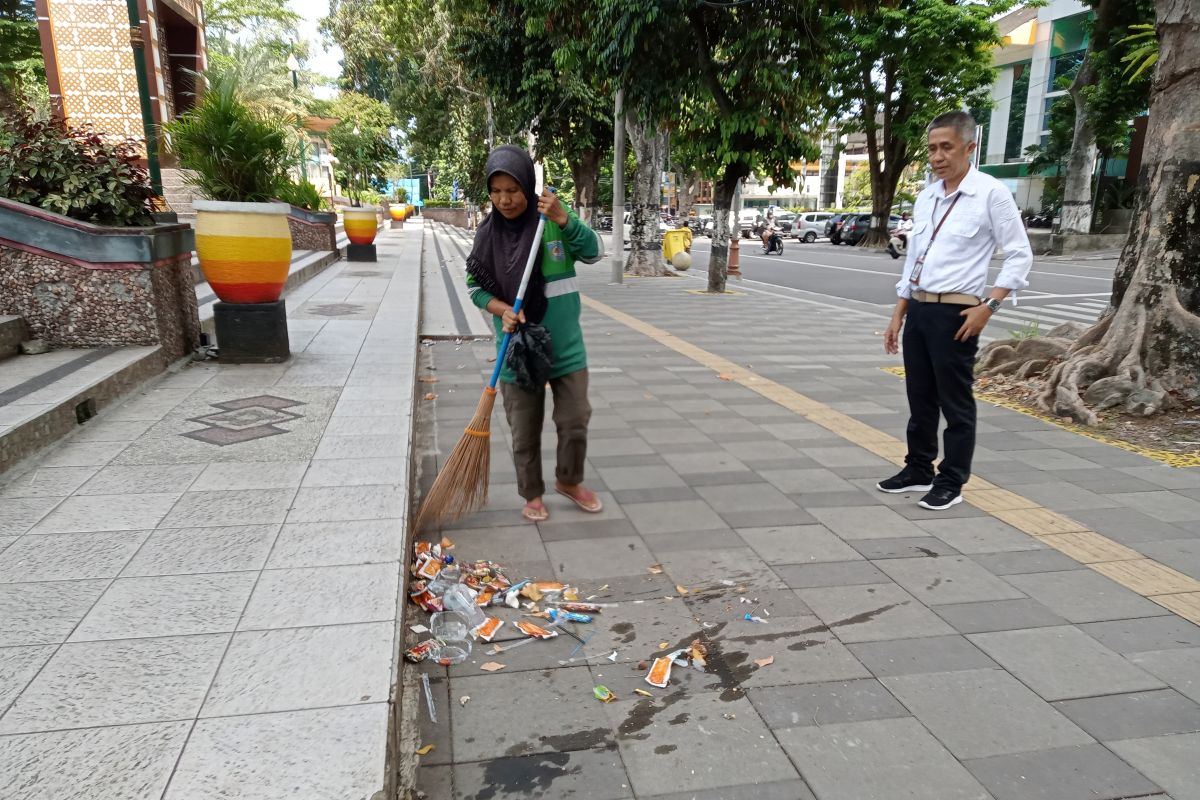 Retribusi sampah PKL di Mataram dievaluasi