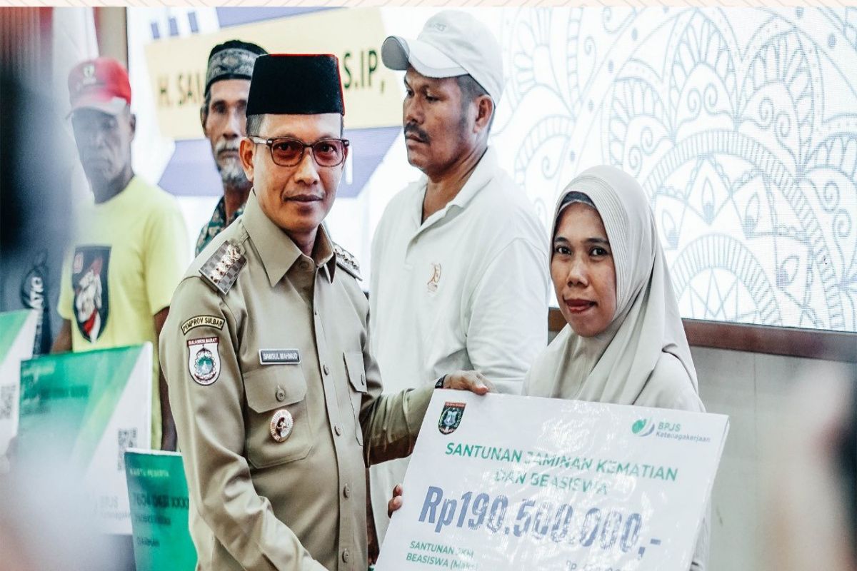 Pemkab Polewali Mandar lindungi 25.714 pekerja rentan melalui Jamsostek