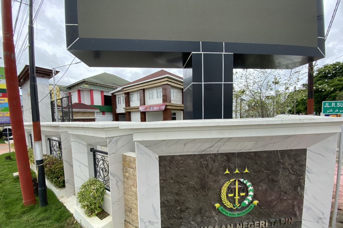 Kejari Tapin limpahkan kasus korupsi jembatan Tarungi ke JPU