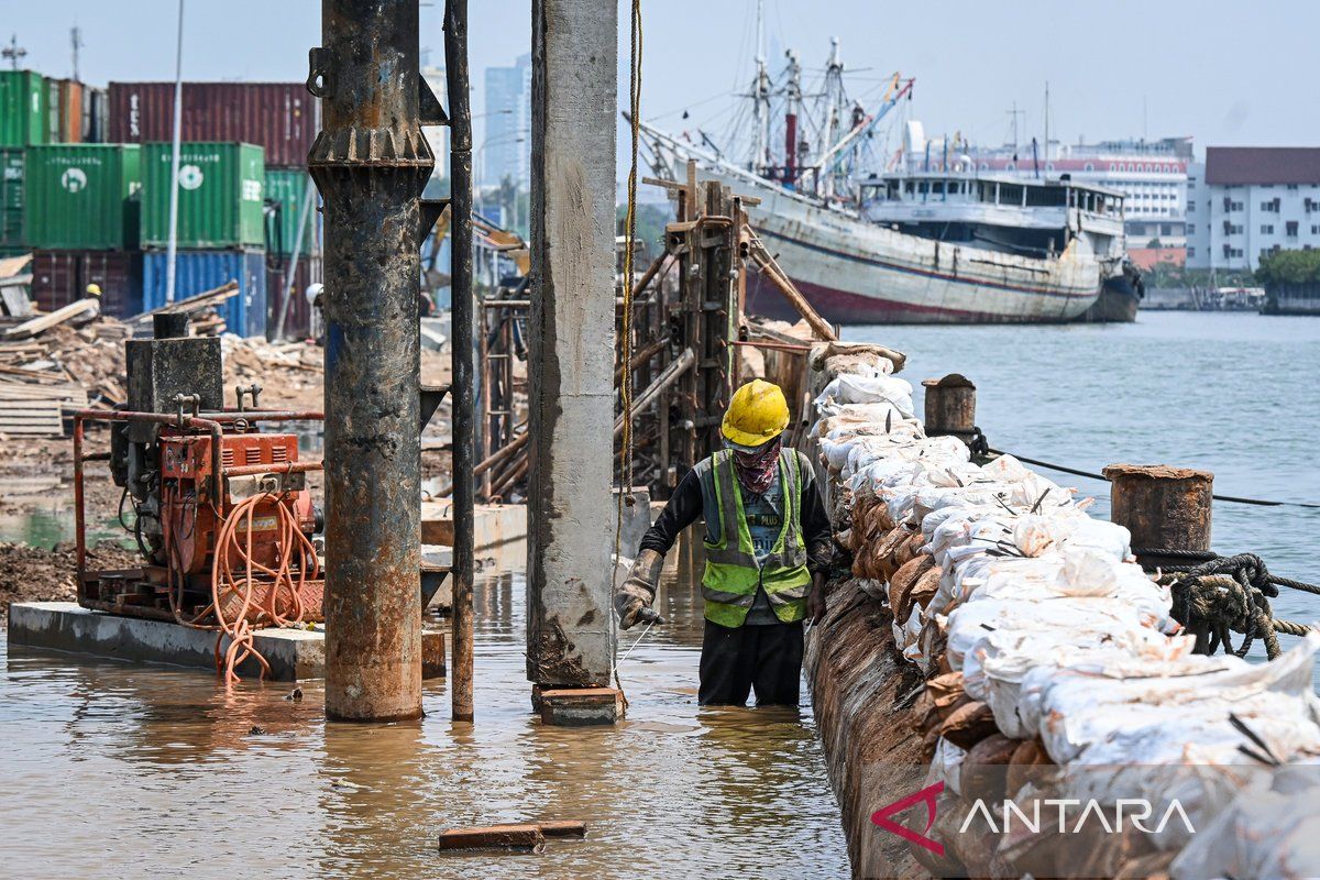 BMKG keluarkan peringatan banjir rob di pesisir Jakarta awal November