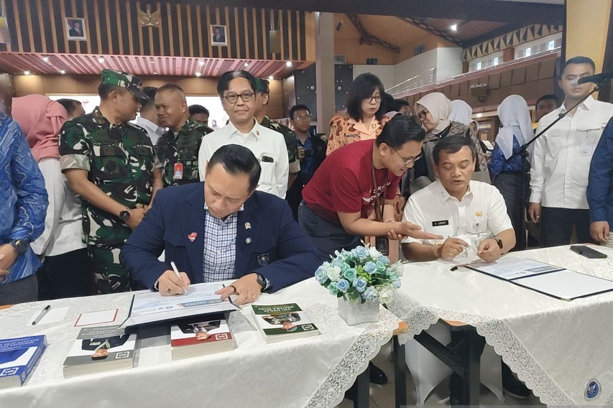 AHY canangkan  Sekolah Garuda di SMA Pradita Dirgantara