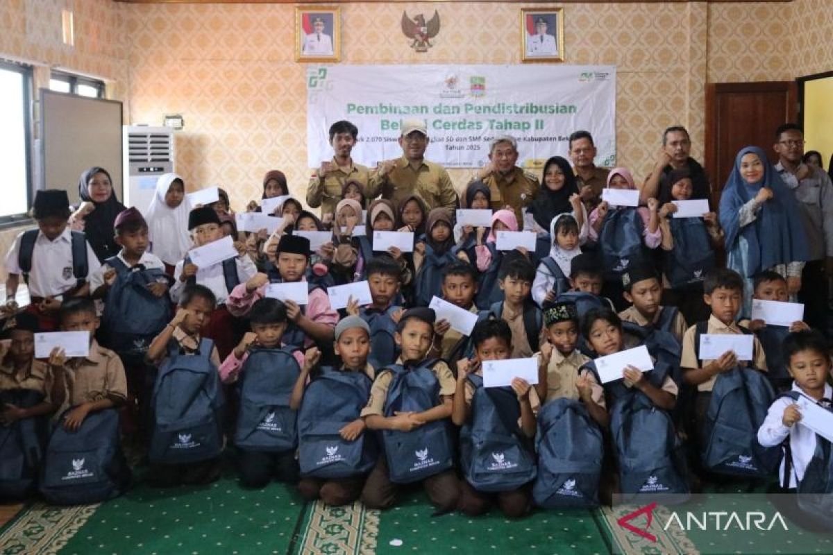 2.070 siswa menerima bantuan pendidikan dari Baznas Bekasi