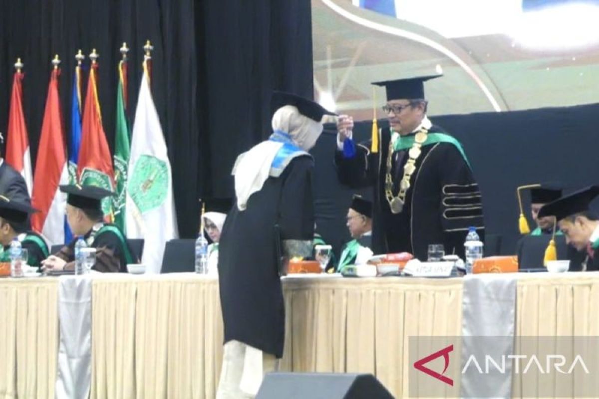 Rektor UNIS ingatkan wisudawan soal tantangan era disrupsi dunia kerja