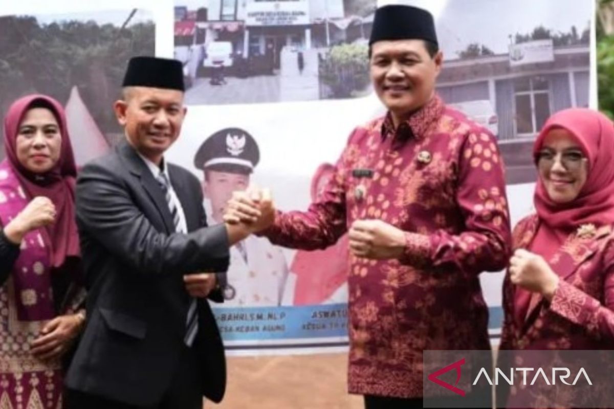 Muara Enim bangun jembatan gantung untuk warga Desa Keban Agung gunakan APBD