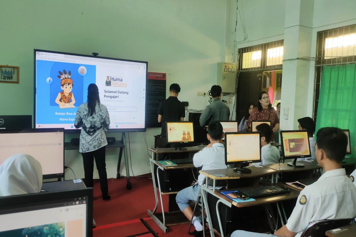 SMKN 4 Palangka Raya kawal penggunaan gawai oleh pelajar, wujudkan pembelajaran lebih sehat