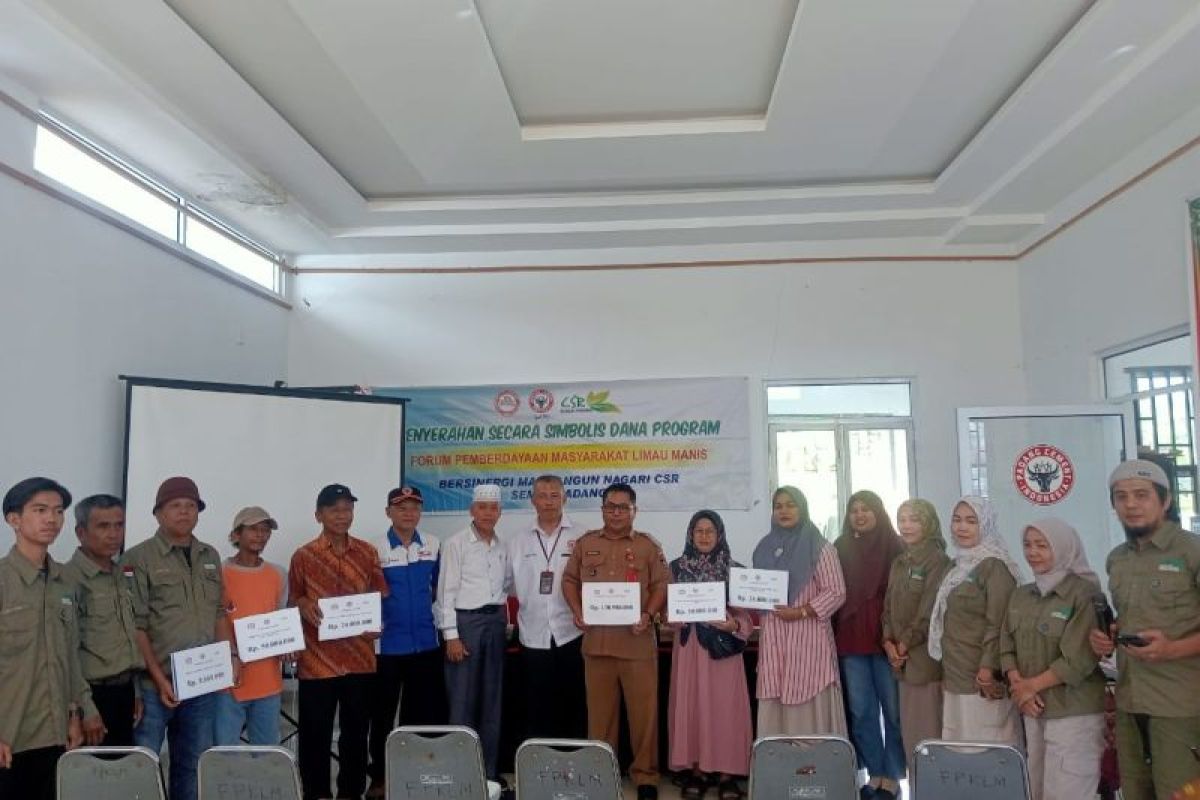 Dorong Kemandirian Ekonomi Warga Limau Manis, PT Semen Padang Salurkan Rp130,5 Juta untuk Program Pemberdayaan