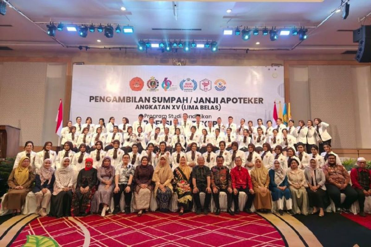Apoteker Angkatan XV UTND Lulus 100 persen adakan pengukuhan sumpah