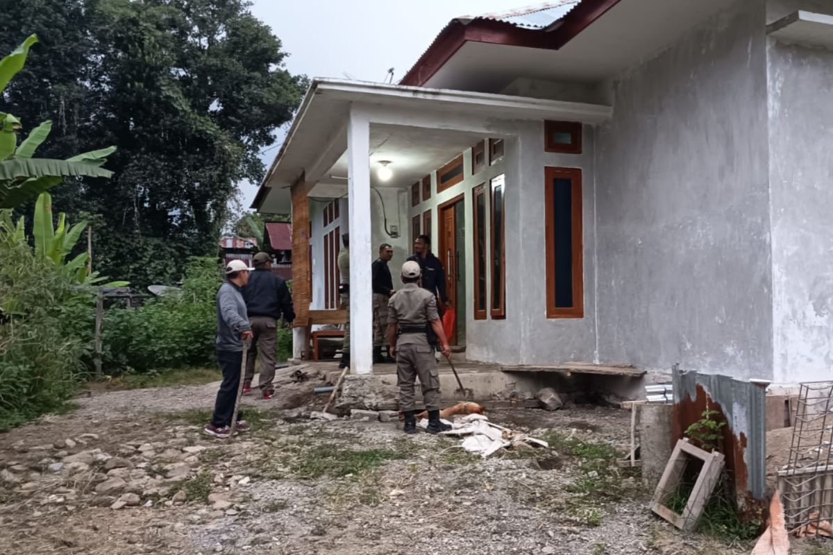 Pemkab Manggarai menertibkan hewan penular rabies