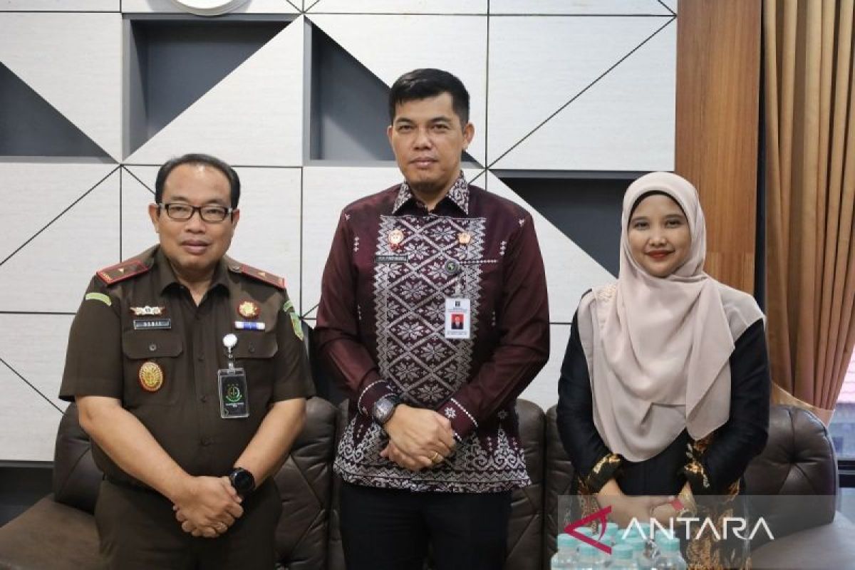 Kemenkum Riau Jajaki MoU Bantuan Hukum Saat Kunjungi Kejati Riau