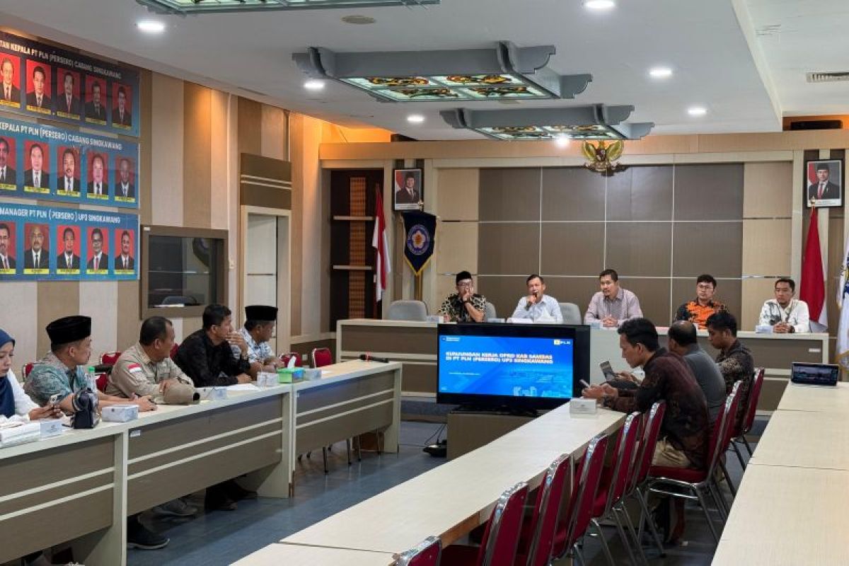 PLN perkuat sinergi dengan DPRD Sambas untuk percepatan Elektrifikasi