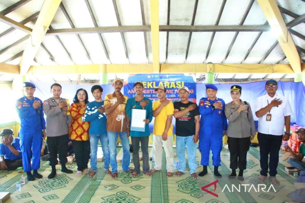 Ditpolairud Polda Jatim gandeng nelayan jaga kelestarian laut