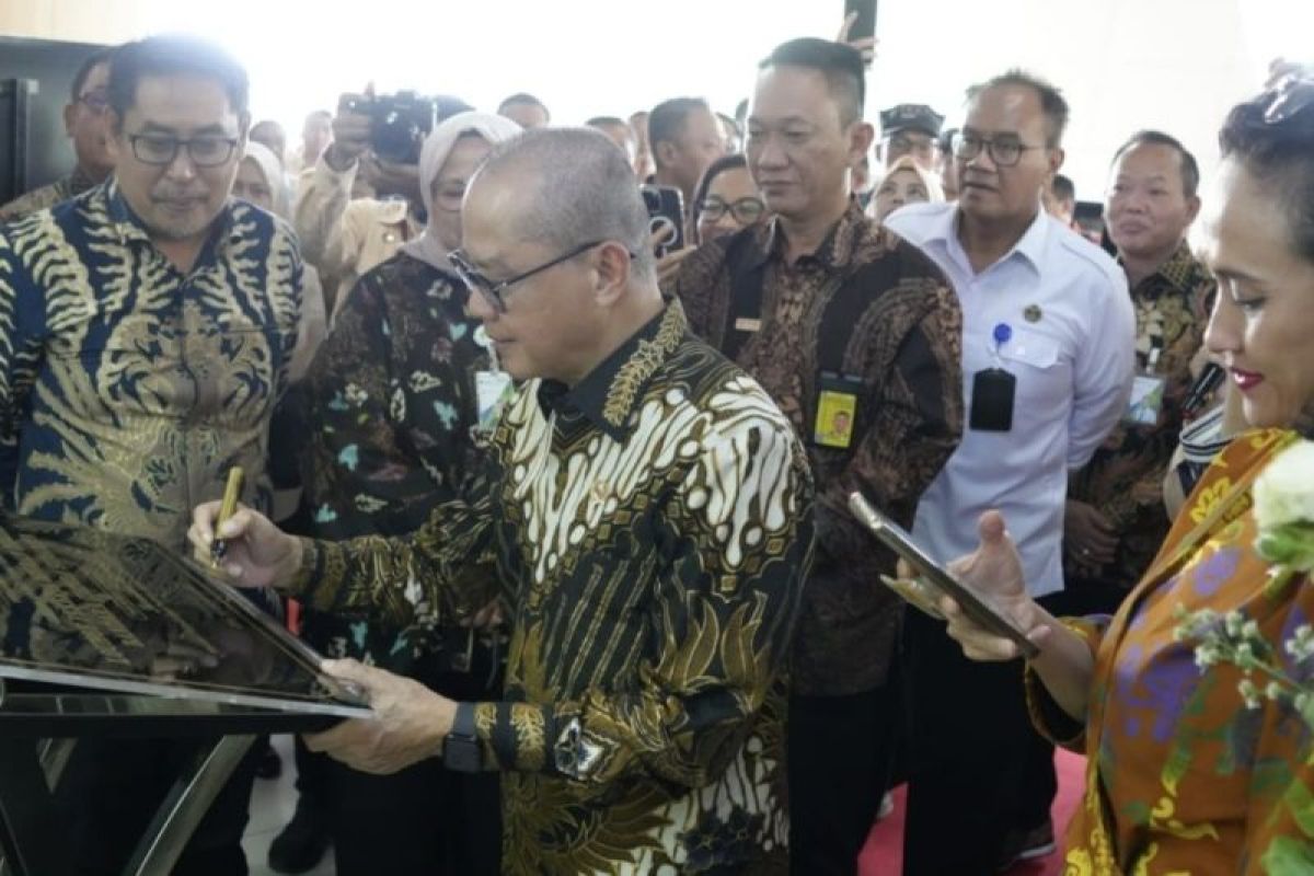 Pekerja migran kini punya ruang tunggu khusus di Bandara Juanda