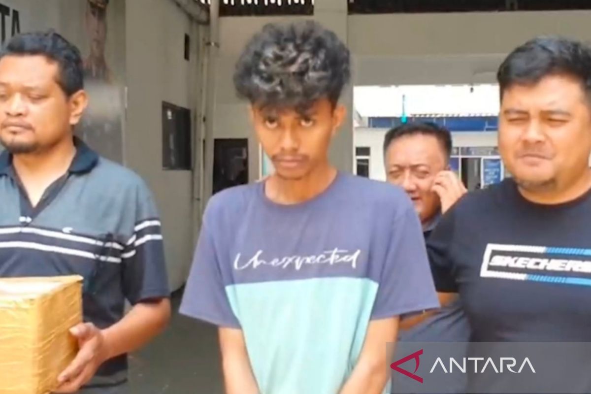 Polisi tangkap pria yang simpan ganja seberat 4,1 kg di Bekasi Utara