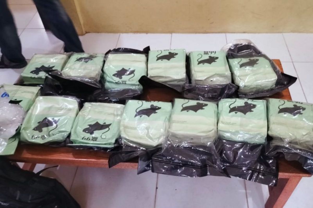 Tim Gabungan Gagalkan Penyelundupan 13 kilogram Sabu di Perbatasan