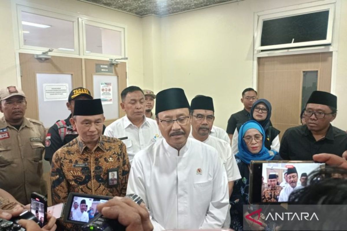 Gov't provides medical rehabilitation for school collapse victims