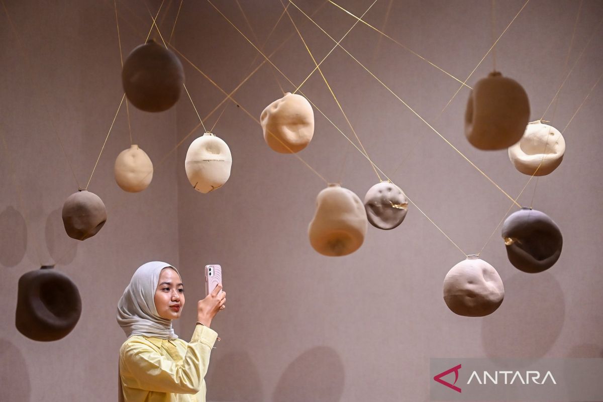 Melihat pameran Indonesian Contemporary Art & Design 2025