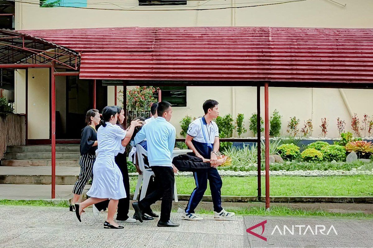 Sedikitnya dua tewas karena gempa magnitudo 7,4 di Filipina