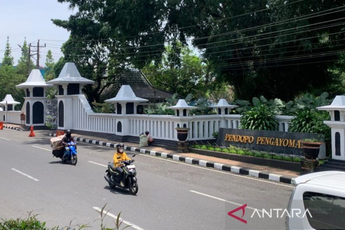 Anggota DPRD  Temanggung persoalkan PKL di Pendopo Pengayoman