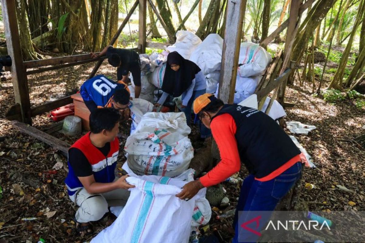 KKP educates coastal communities to protect marine life