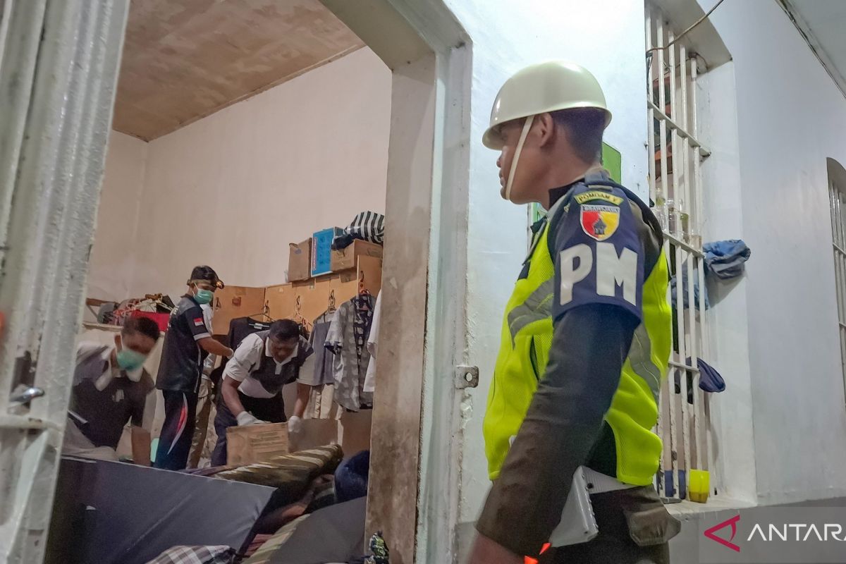 Petugas temukan benda tajam saat razia di Lapas Kediri