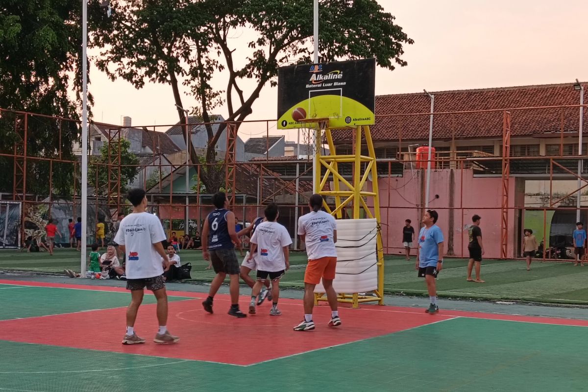 Kompetisi  basket 3x3 "Drip and Dribb" digelar di Semarang