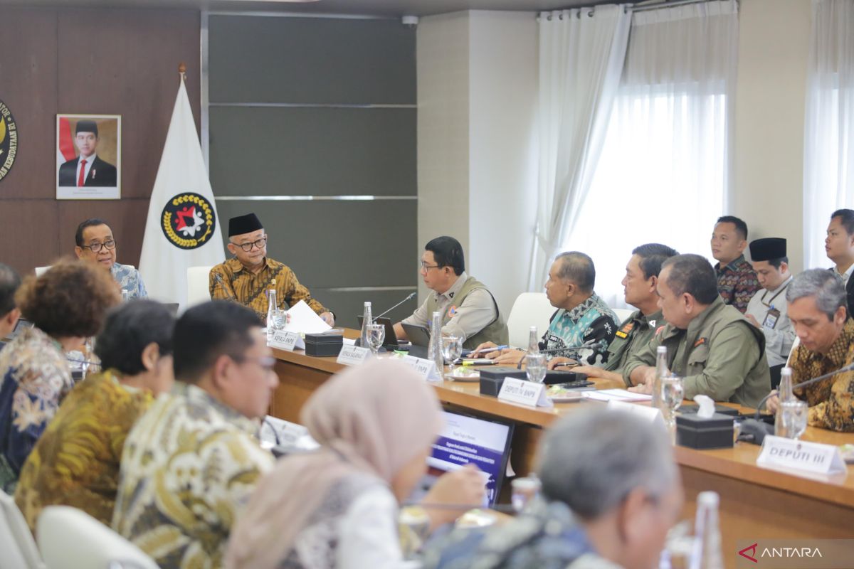 Minister Pratikno urges coordinated audit of pesantren buildings