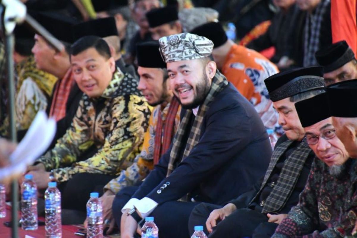 Wako dan Wawako kota Padang hadiri acara Penjamuan Batagak Panghulu Ketua LKAAM Sumbar