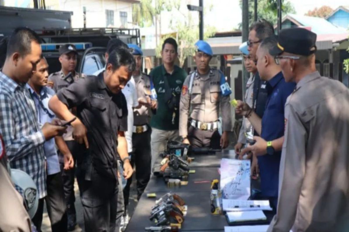 Polhukam kemarin dari  cek fisik senpi hingga satgas pangan