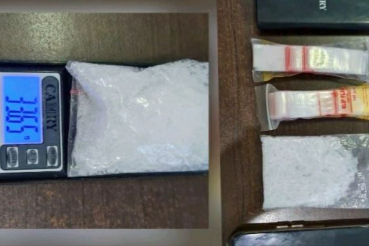 Polres Karawang ringkus pengedar 33,65 gram sabu