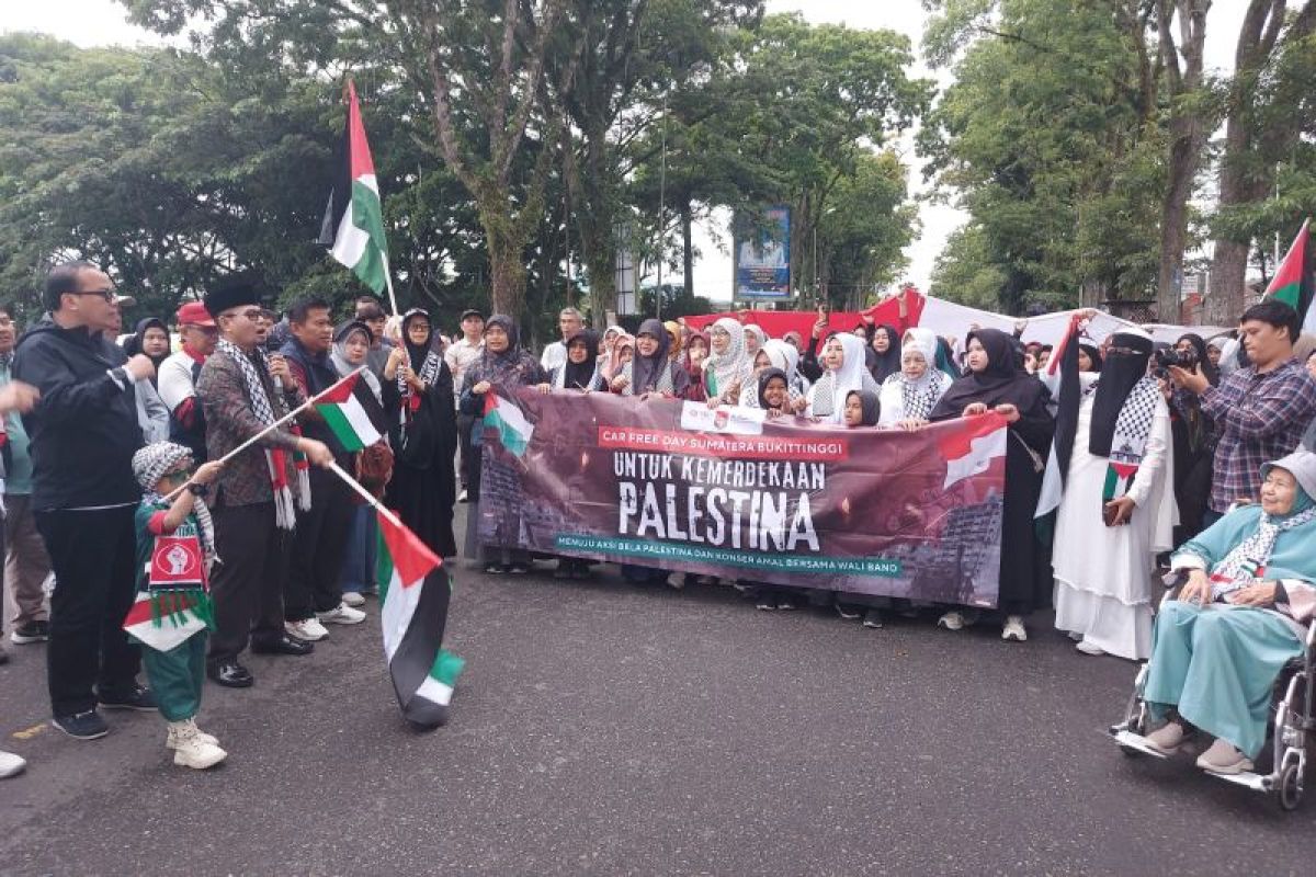 Wakil Wali Kota Bukittinggi pimpin aksi bela Palestina di car free day