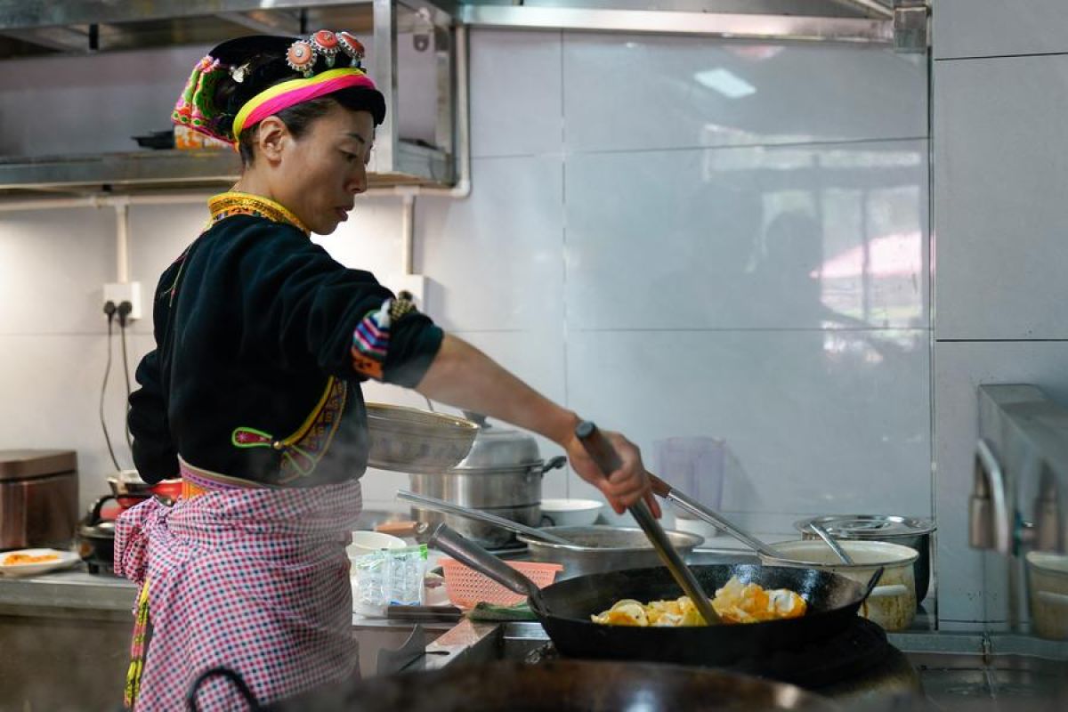 Kisah seorang wanitaTibet di China  lestarikan budayanya